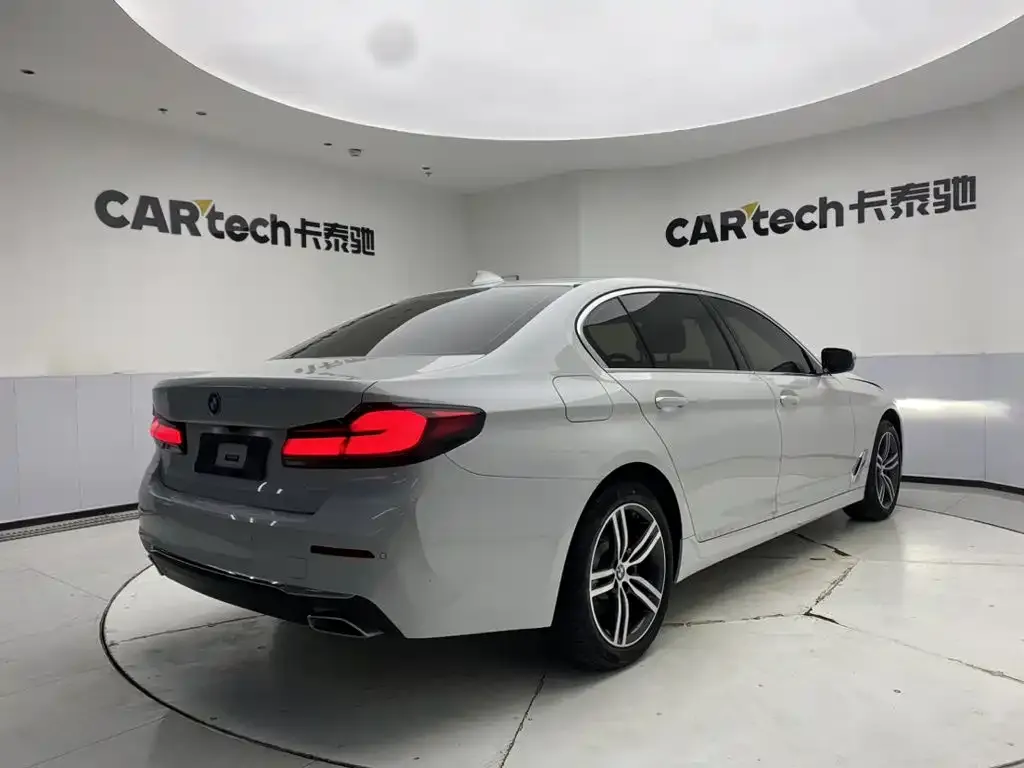 BMW 5 Series — фото 4