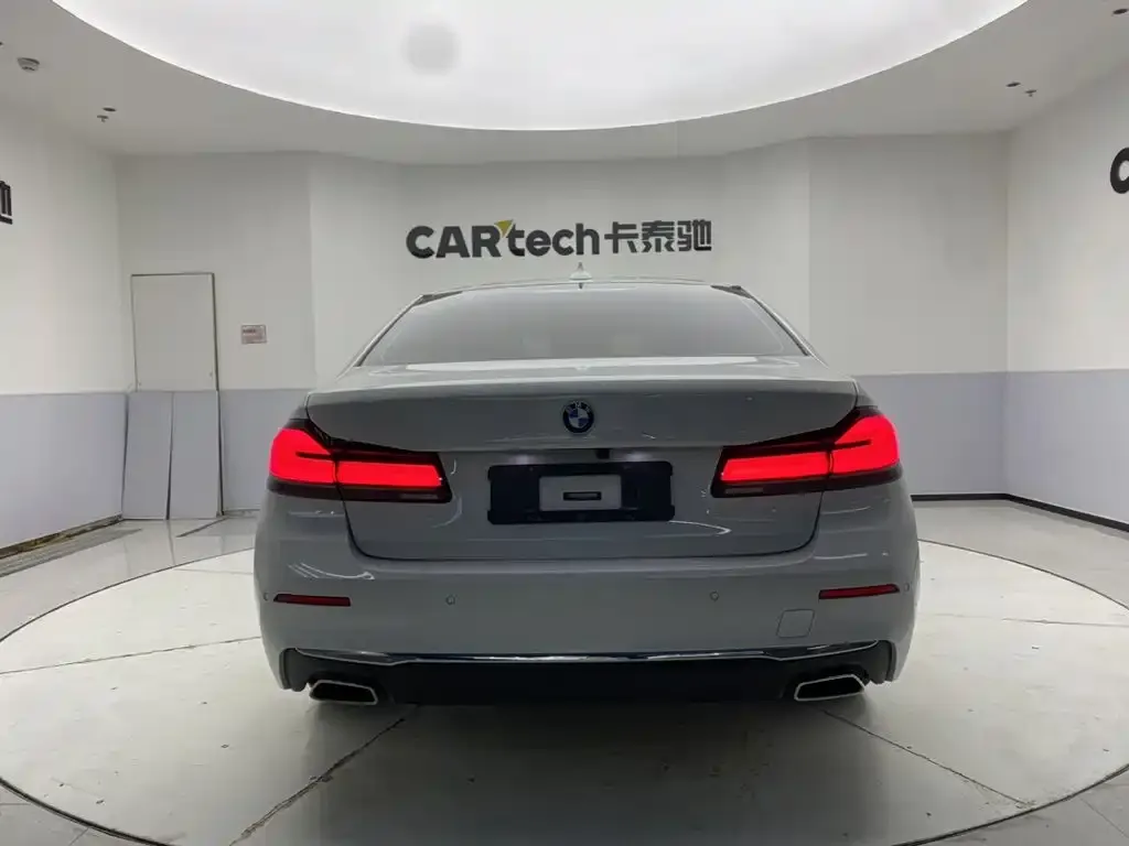 BMW 5 Series — фото 10