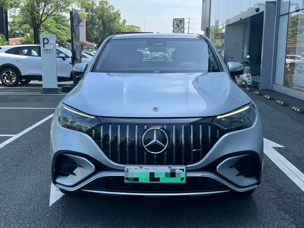 Mercedes-Benz EQE SUV — фото 6