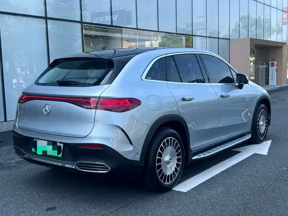 Mercedes-Benz EQE SUV — фото 3