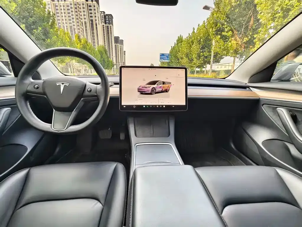 Tesla Model 3 — фото 4