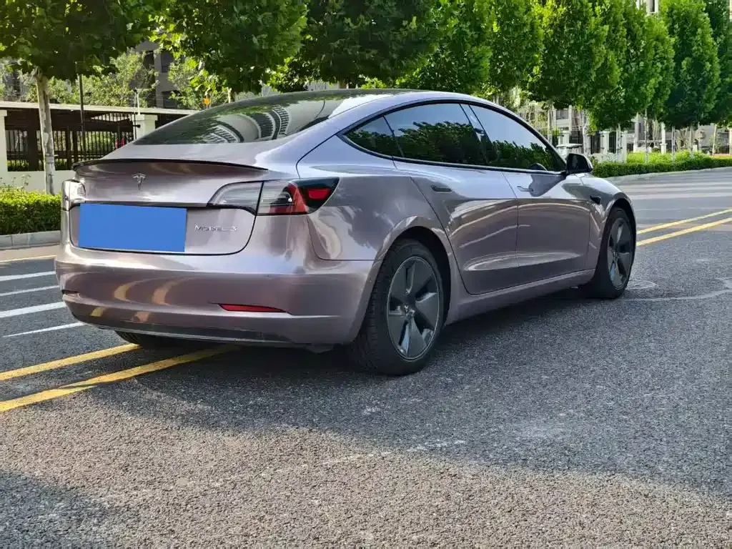 Tesla Model 3 — фото 10