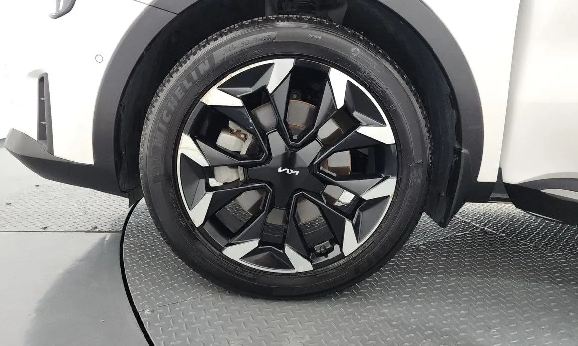 Kia Sorento — фото 7
