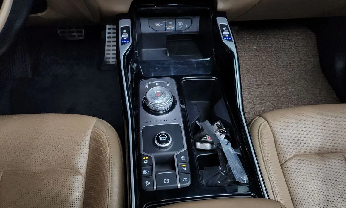Kia Sorento — фото 9
