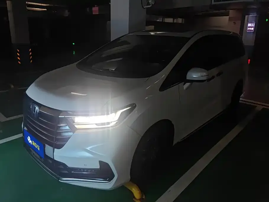 Honda Odyssey — фото 1
