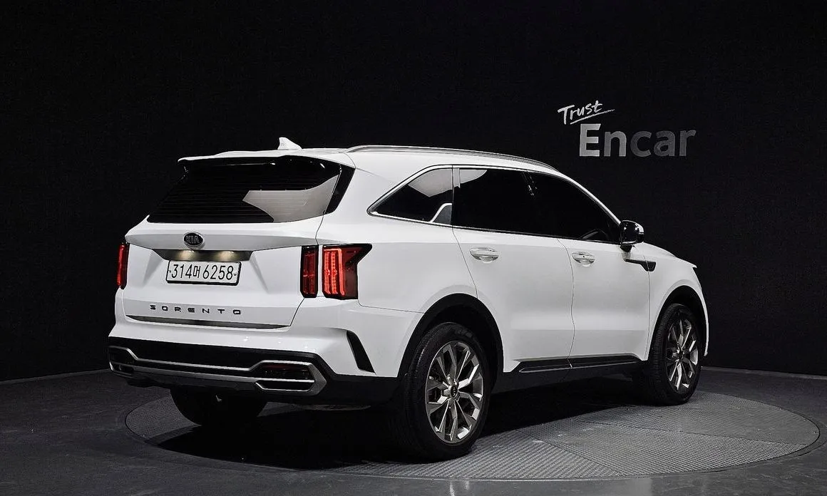 Kia Sorento — фото 8