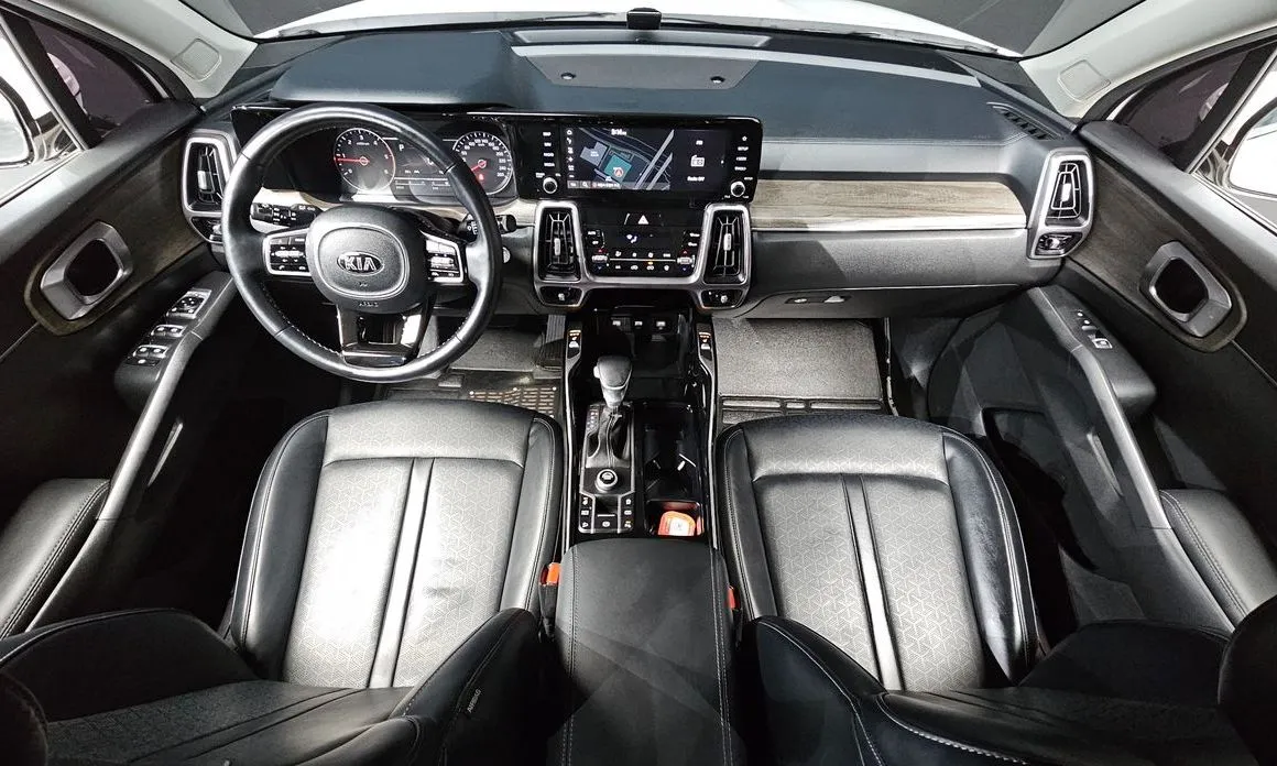 Kia Sorento — фото 9