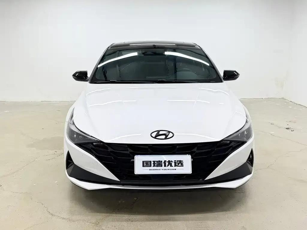Hyundai Elantra — фото 2