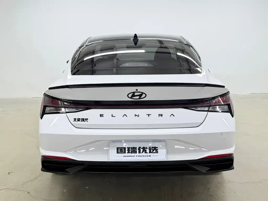 Hyundai Elantra — фото 3