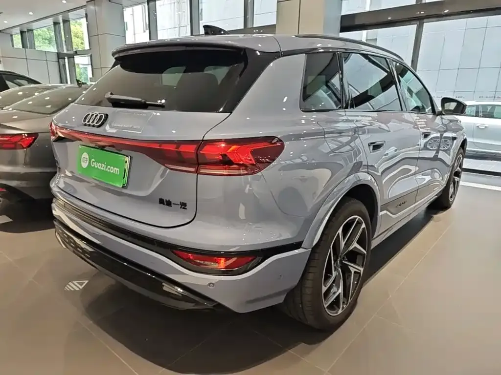 Audi Q6L e-tron — фото 9