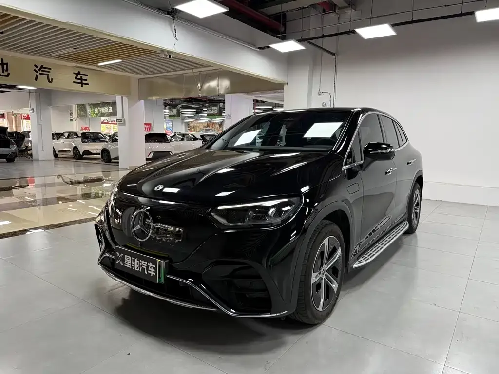 Mercedes-Benz EQE SUV — фото 1
