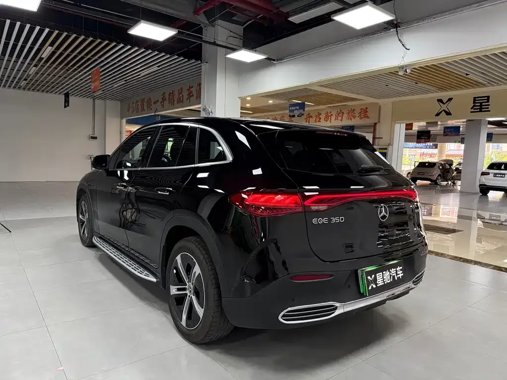 Mercedes-Benz EQE SUV — фото 4