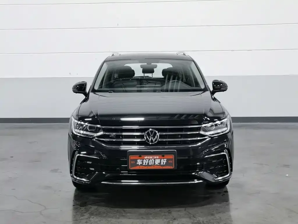 Volkswagen Tiguan L — фото 2