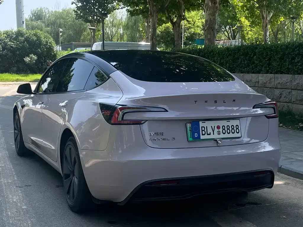 Tesla Model 3 — фото 5