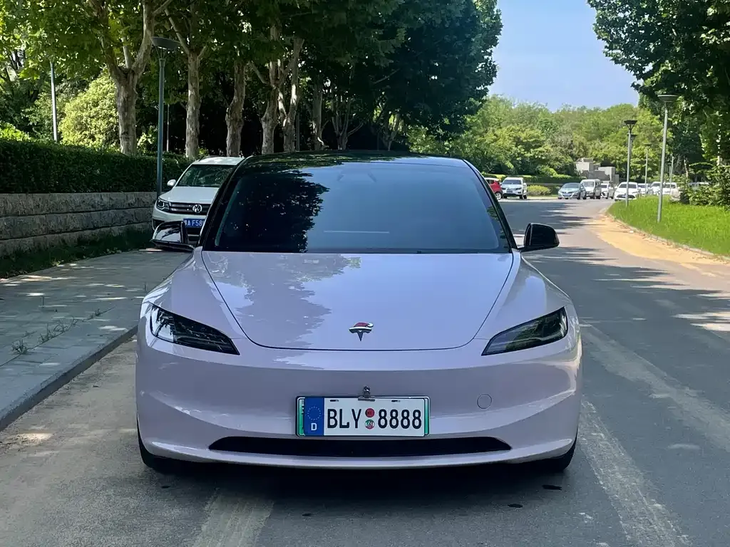 Tesla Model 3 — фото 10