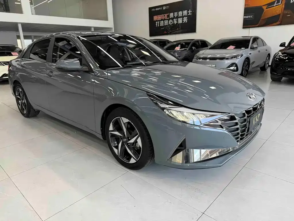 Hyundai Elantra — фото 6