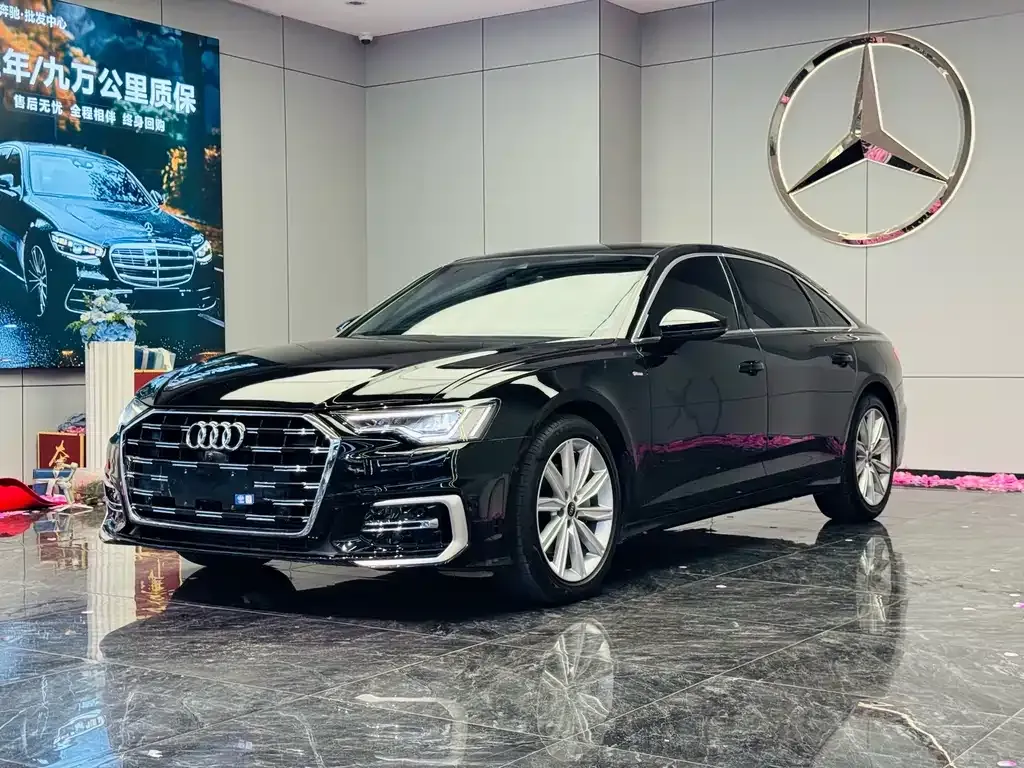 Audi A6L — фото 1