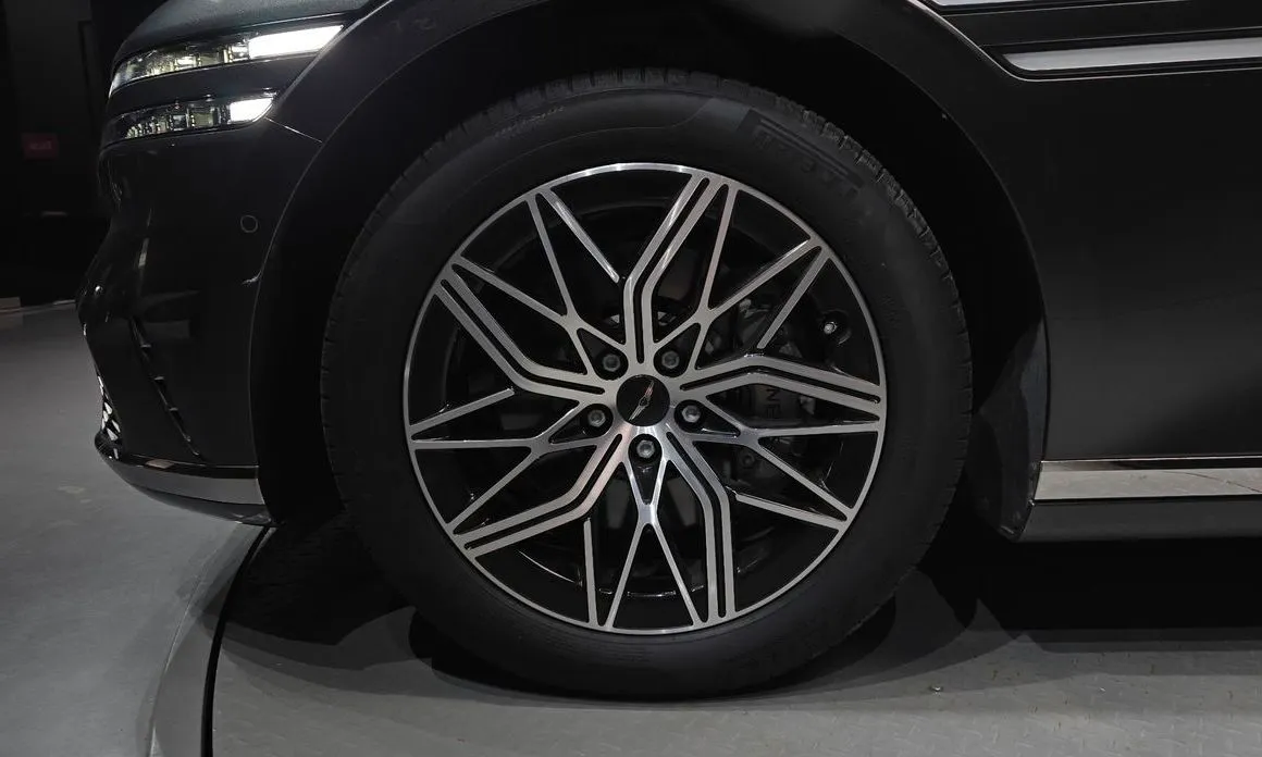 Genesis G90 — фото 10