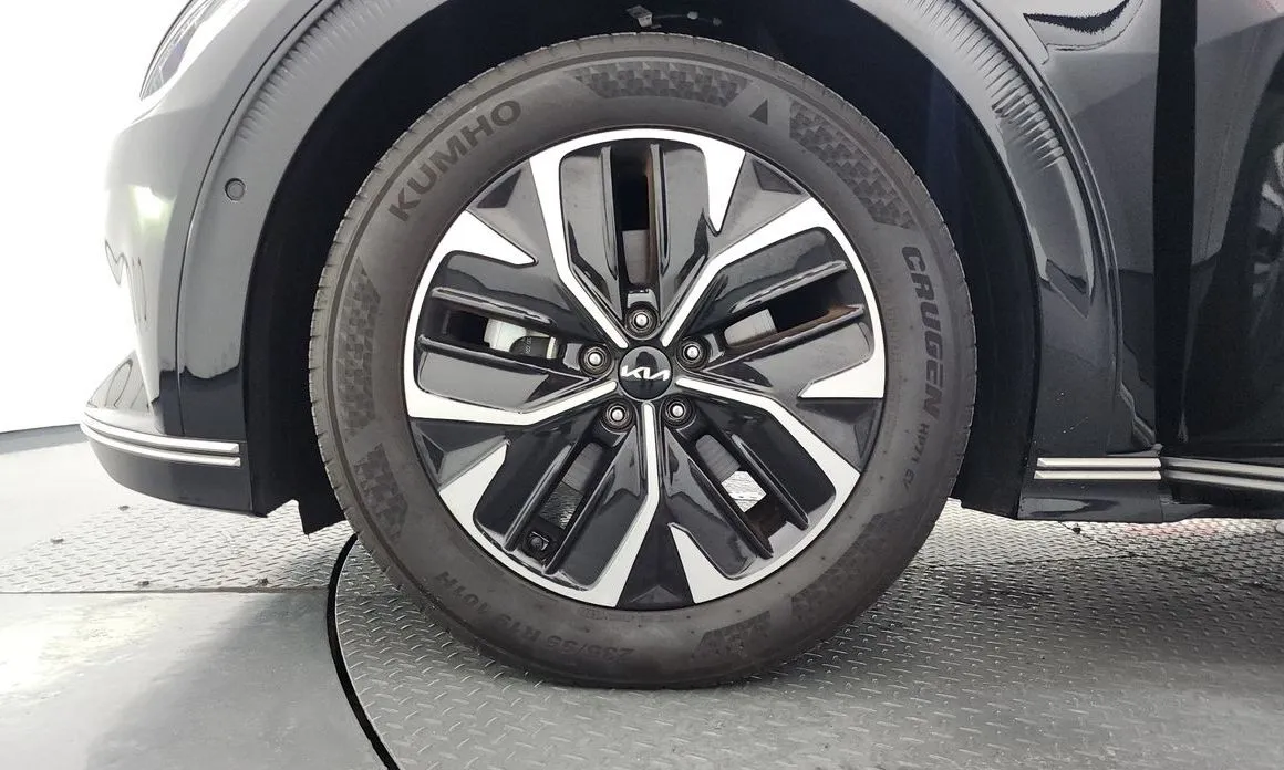 Kia EV6 — фото 6