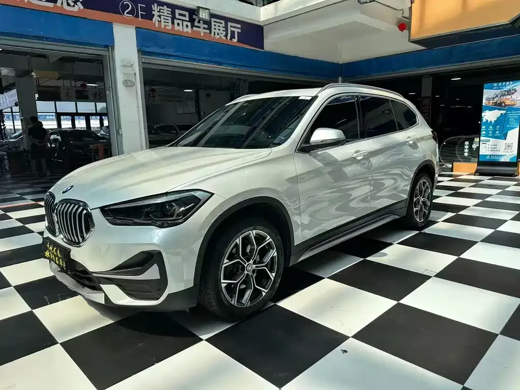 BMW X1 — фото 1