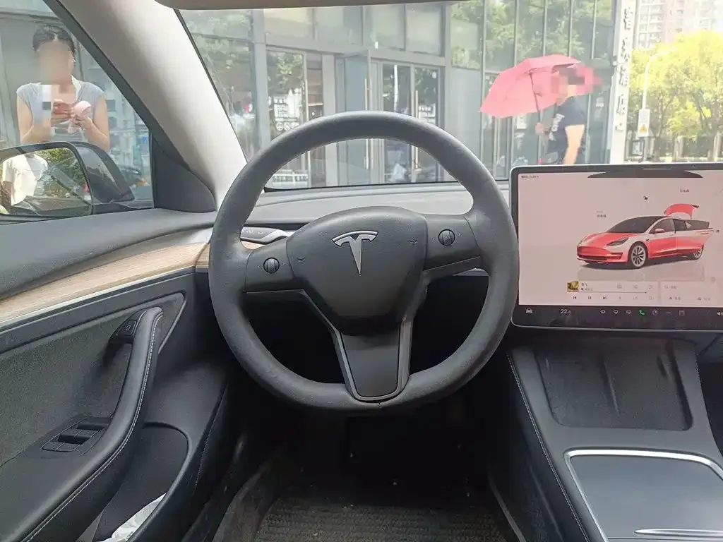 Tesla Model 3 — фото 5