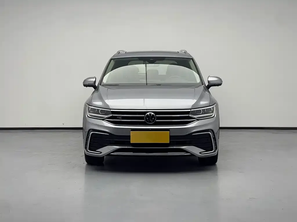 Volkswagen Tiguan L — фото 9
