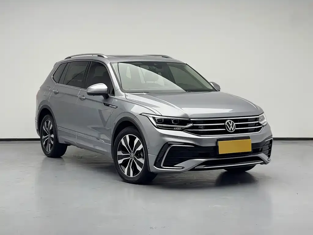 Volkswagen Tiguan L — фото 7