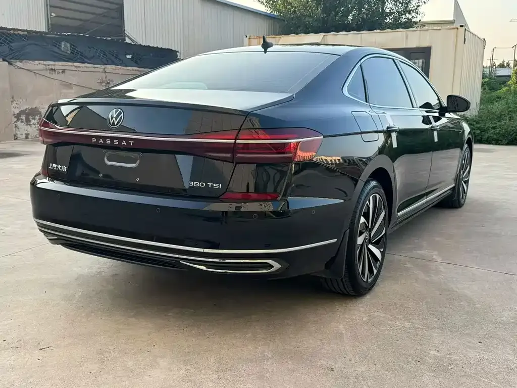 Volkswagen Passat — фото 9