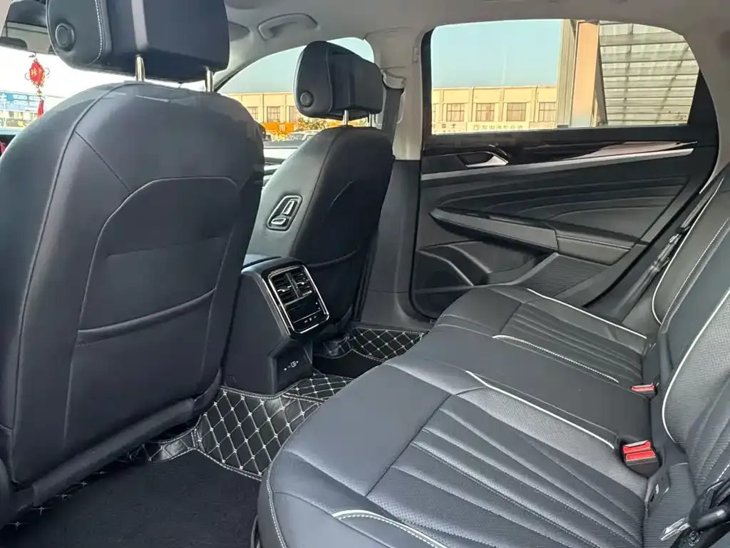 Volkswagen Passat — фото 4