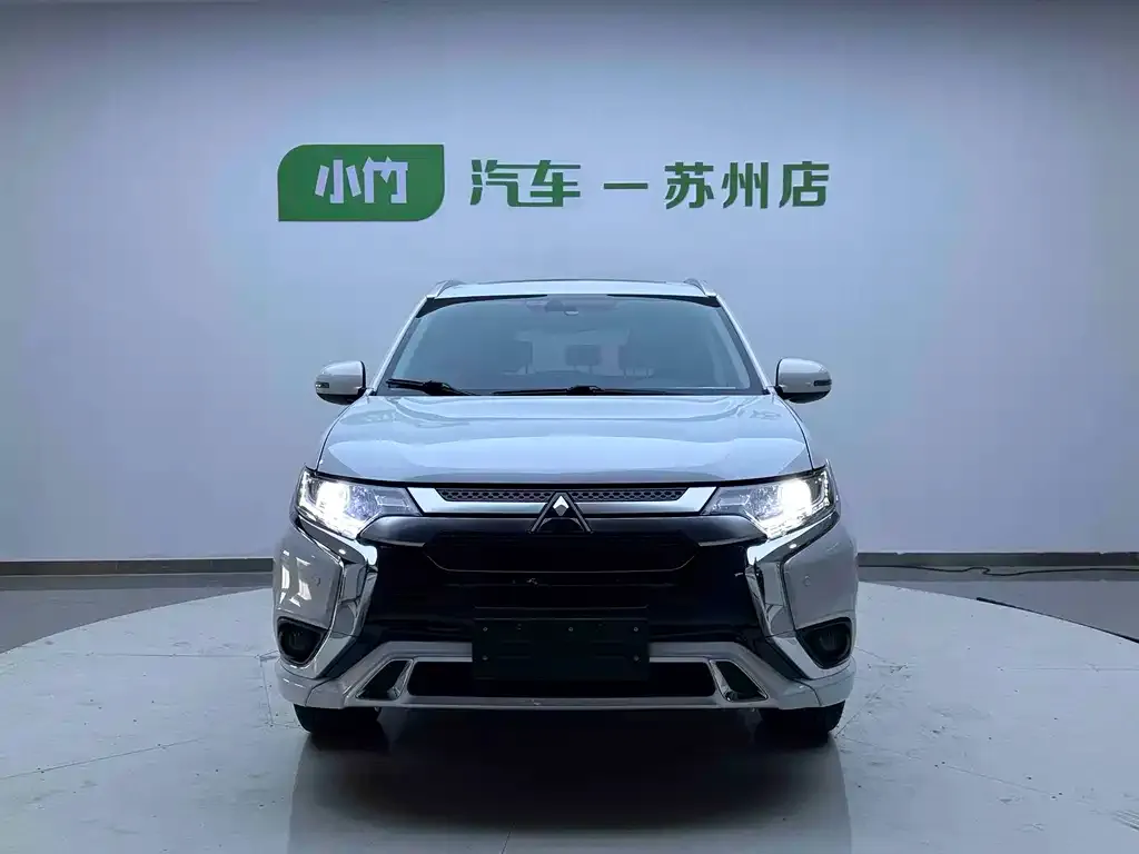 Mitsubishi Outlander — фото 2