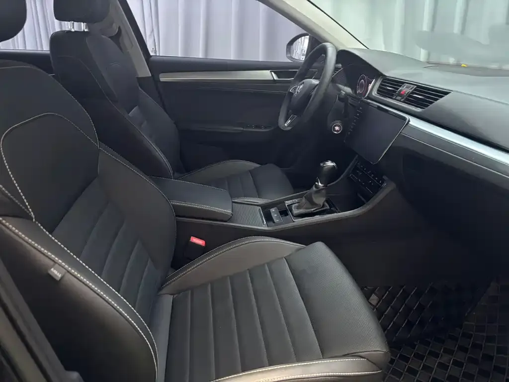 Skoda Superb — фото 4