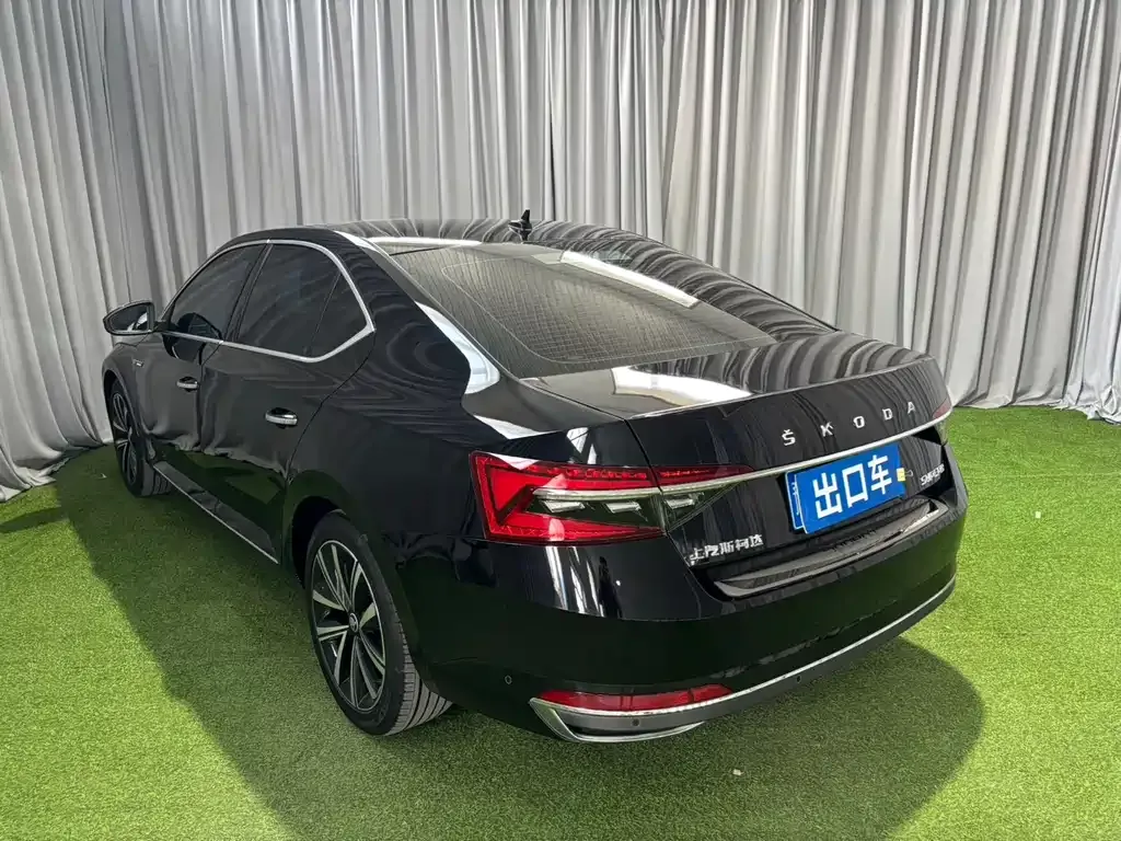 Skoda Superb — фото 3