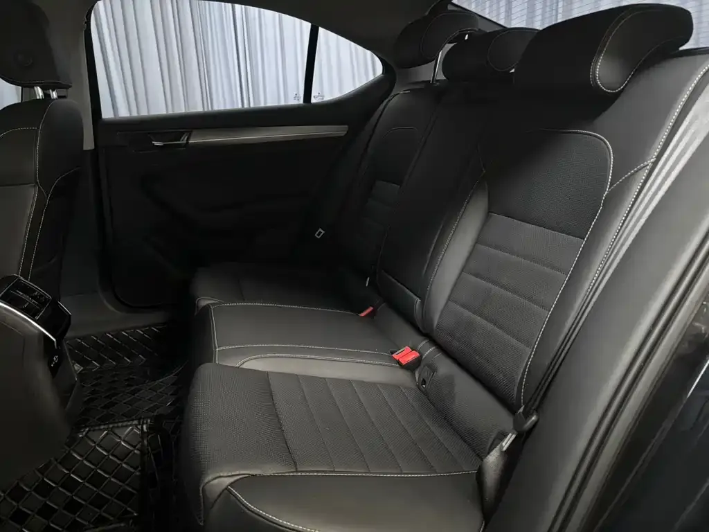 Skoda Superb — фото 7