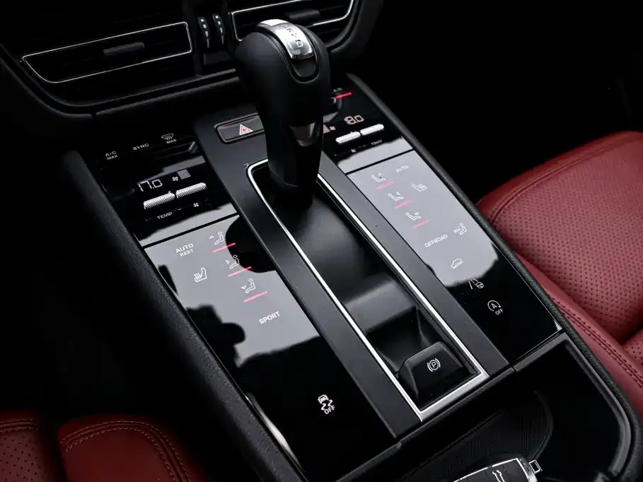 Porsche Macan — фото 6