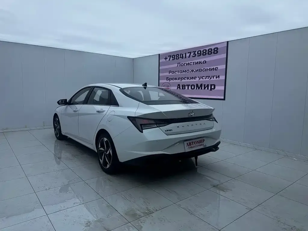 Hyundai Elantra — фото 9