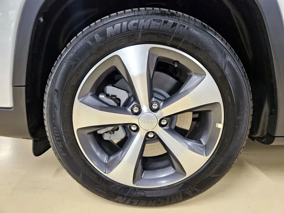 Jeep Cherokee — фото 2