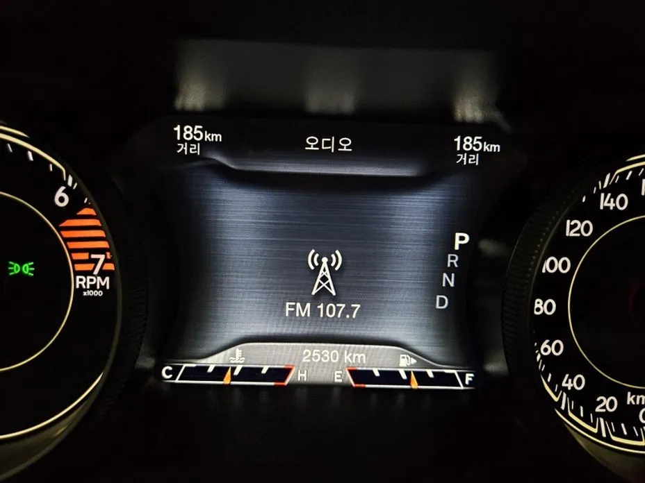 Jeep Cherokee — фото 7