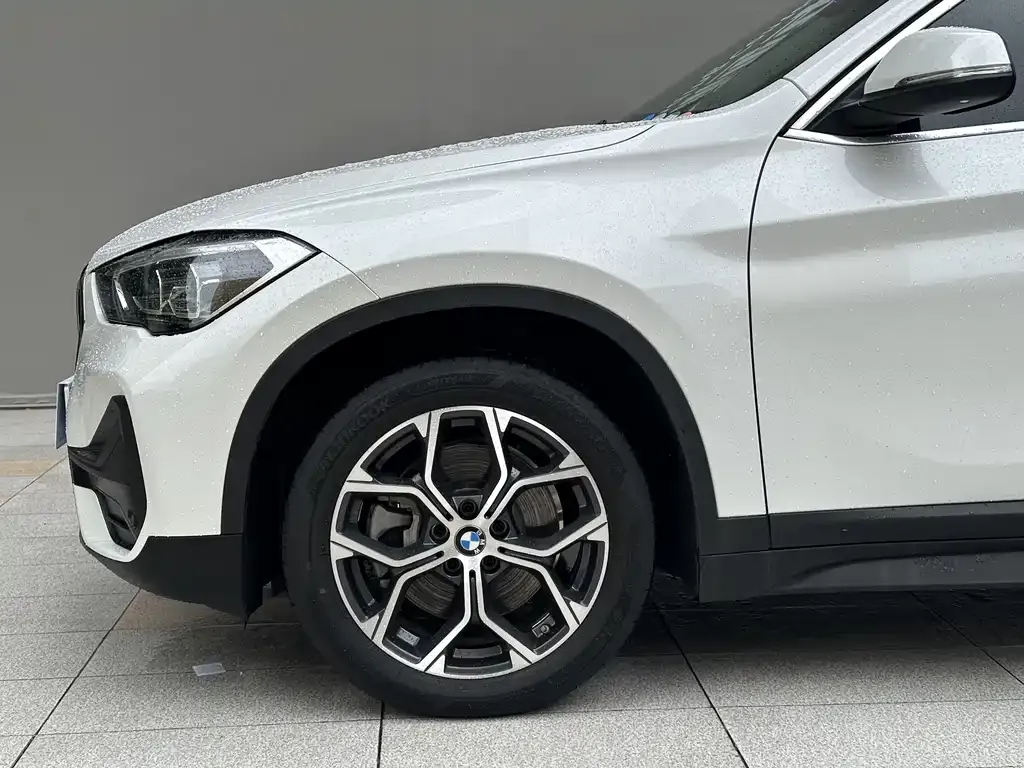 BMW X1 — фото 10