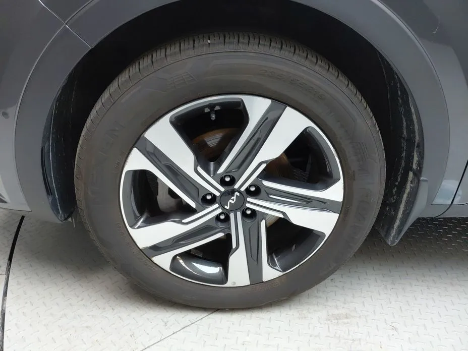 Kia Sorento — фото 8