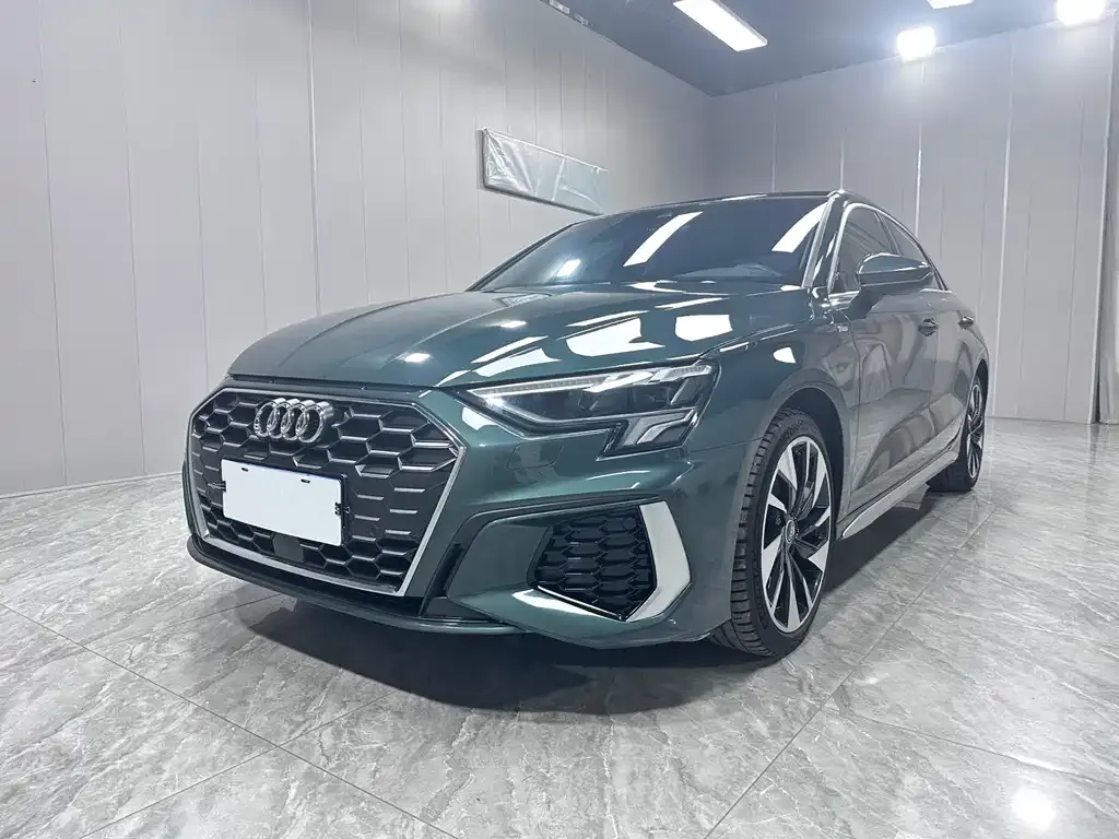 Audi A3 — фото 1