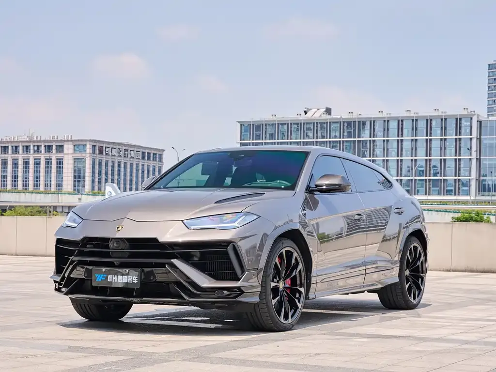 Lamborghini Urus — фото 1