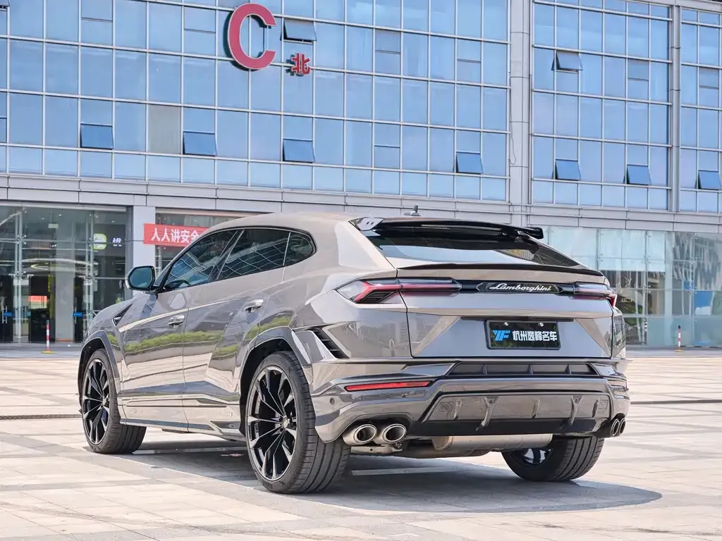 Lamborghini Urus — фото 8