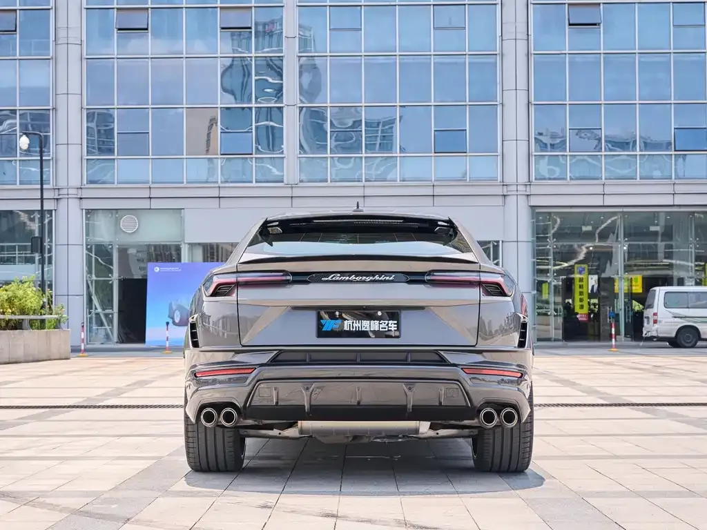 Lamborghini Urus — фото 7