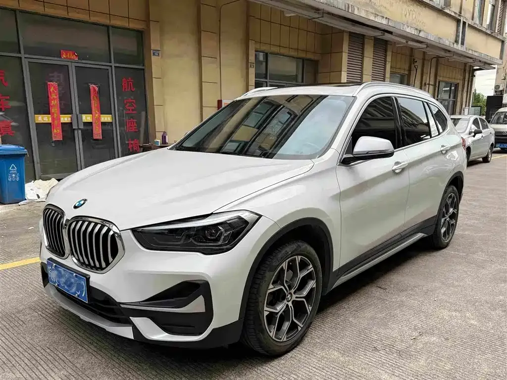 BMW X1 — фото 1