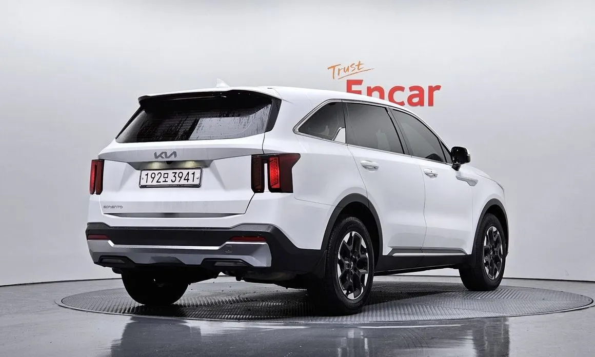 Kia Sorento — фото 8