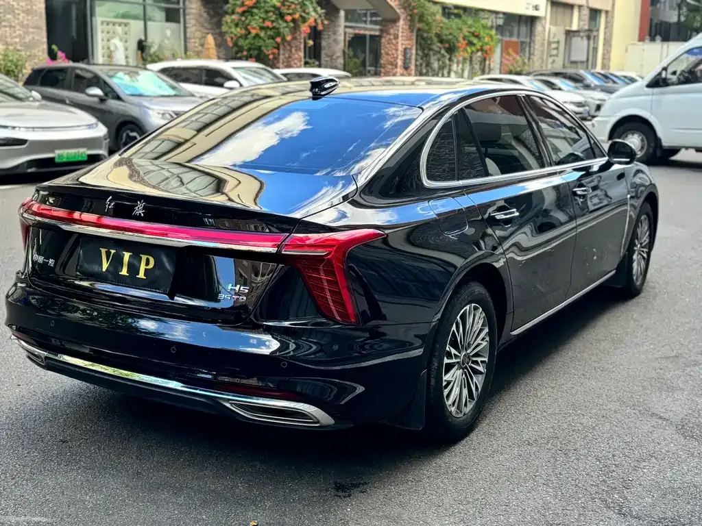 Hongqi H5 — фото 10