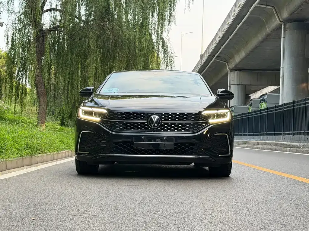 Volkswagen Passat — фото 9