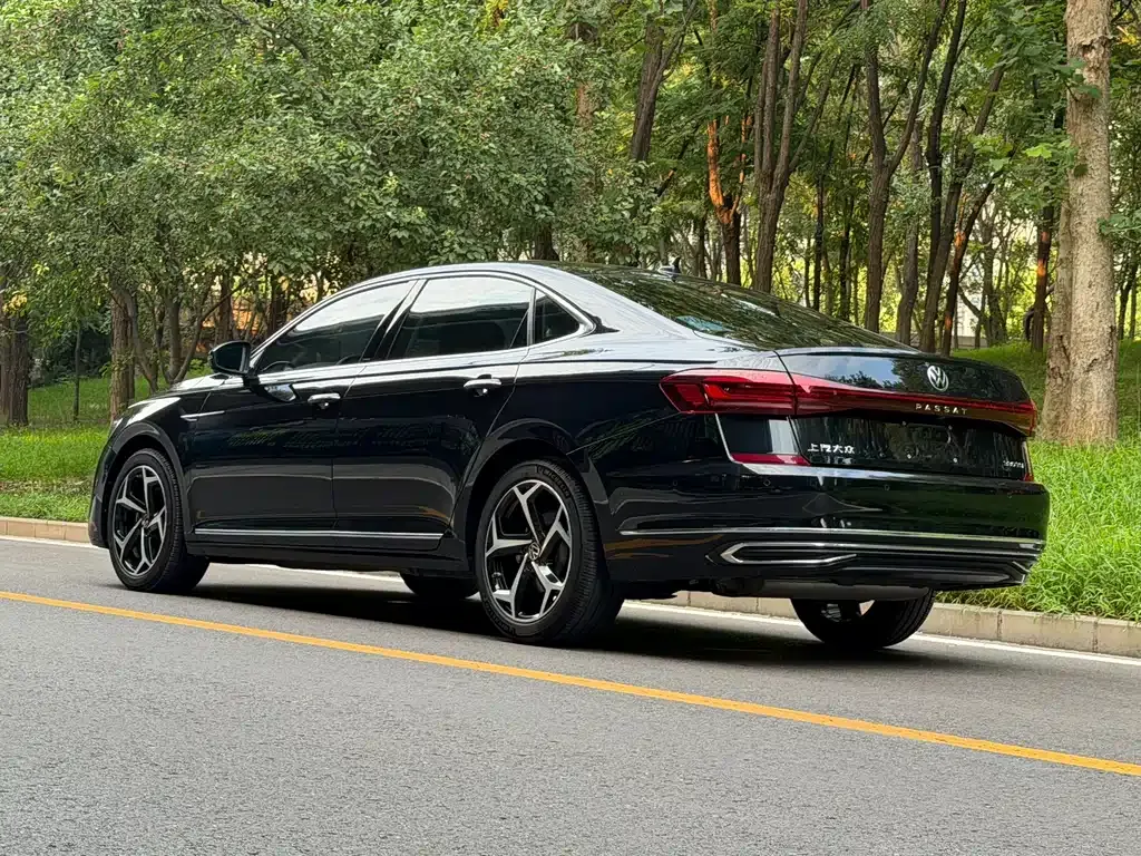 Volkswagen Passat — фото 3
