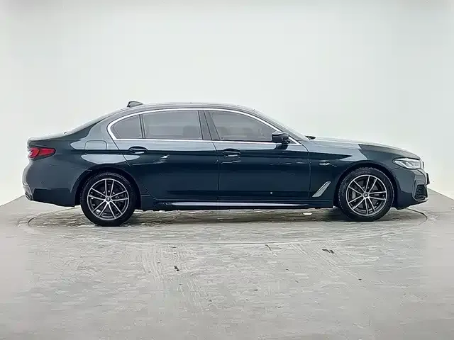 BMW 5 Series New Energy — фото 5