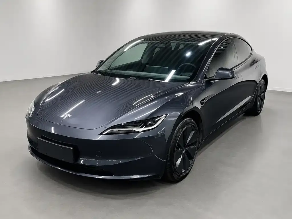 Tesla Model 3 — фото 1